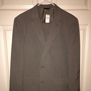Men’s Banana Republic suit (NWT)